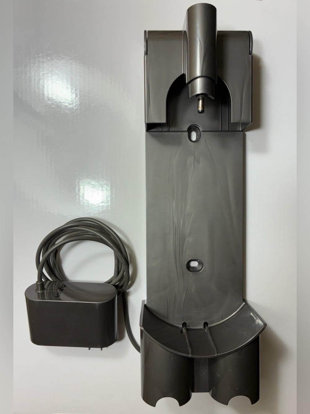 Dyson Wall Dok and Charger for Dyson V7 or V8